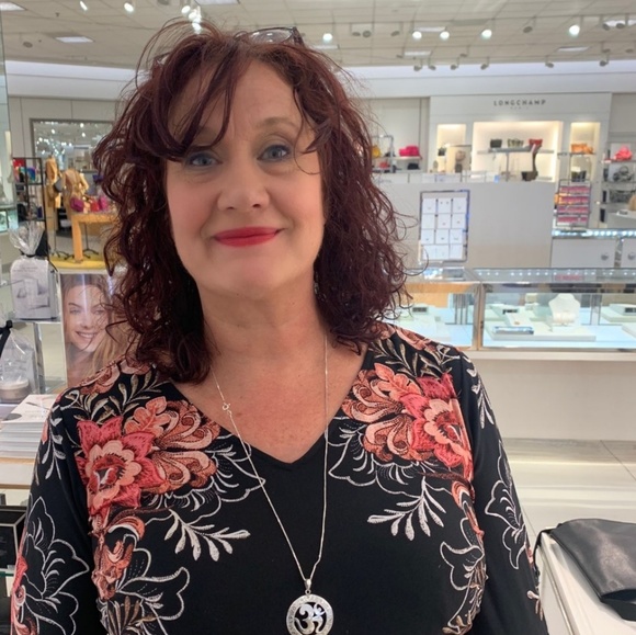 Meet your Posher, Gretchen and Lexi - Picture 2 of 3